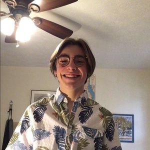 Meet your Posher, Tom